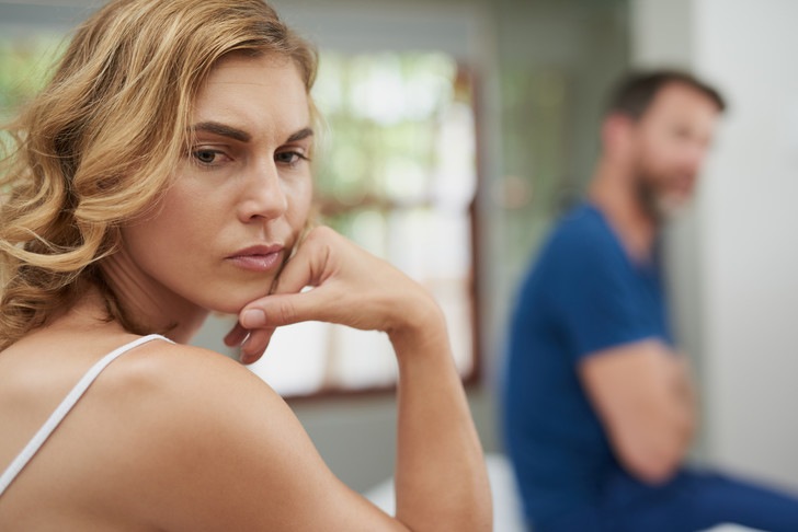 Психотерапевт Ингам перечислил 11 признаков того, что ваш супруг изменяет вам с коллегой