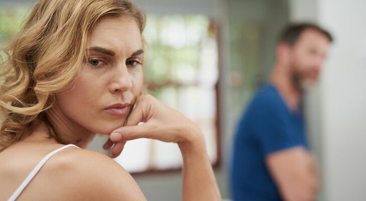 Психолог Шахов назвал 5 неочевидных причин, почему женщине не везет в любви