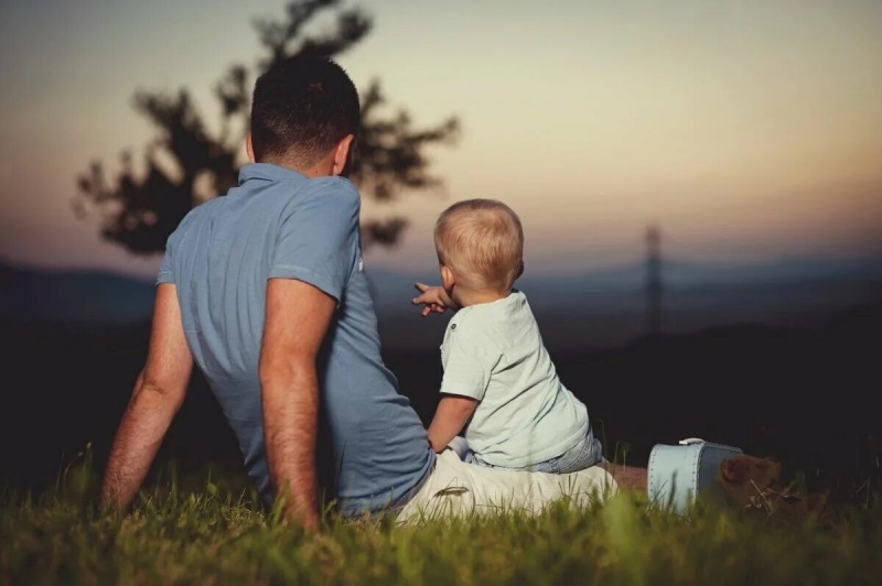 Как отец влияет на сына? Значение слова отец