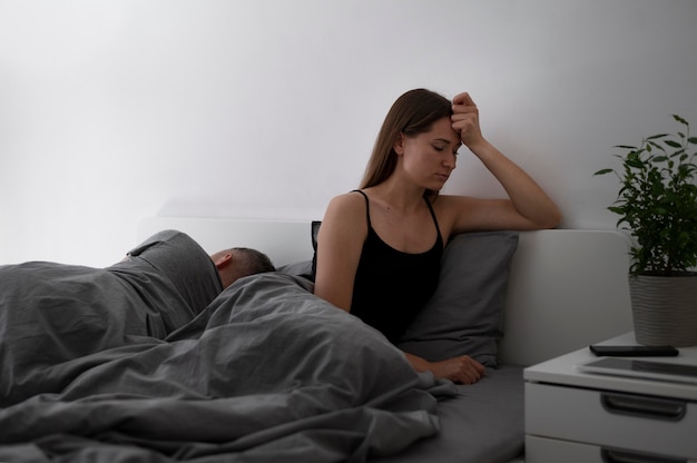 Когда у вашего супруга начинает болеть голова»?