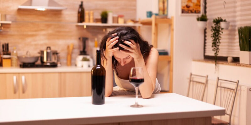 Почему женщины пьют? Женский алкоголизм