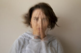 Если бы тревога умела говорить: 5 когнитивных искажений, которые мешают вам чувствовать себя спокойно
