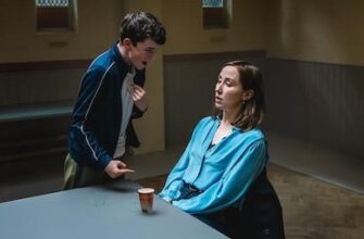 О чем нас заставляет задуматься Сериал Переходный возраст? Психологический разбор.